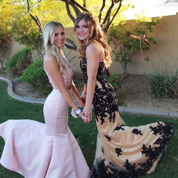 DETAILED MERMAID PROM DRESS - Picture 3 of 3